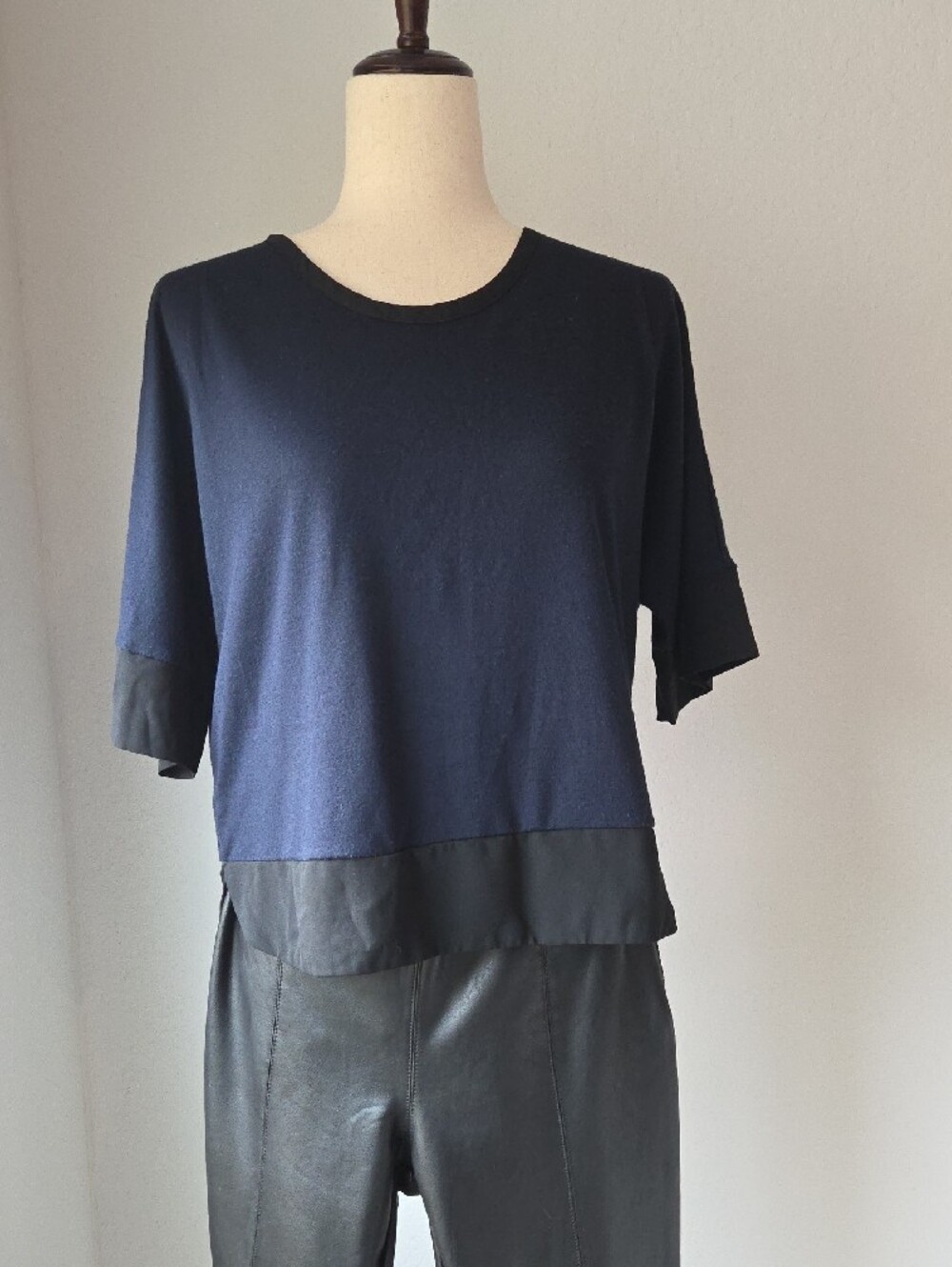 Women's Loft Navy Blue Layered Hem Top Twist On A T Shirt, Black Chiffon Trim XS